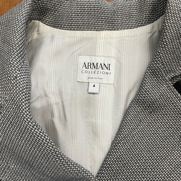 Armani jacket size 4 - Picture 3 of 3